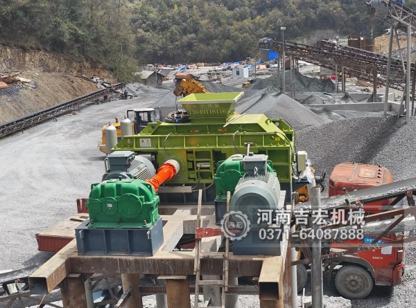 雙輥制砂機-石灰石中細碎專用設(shè)備,1-3mm機制砂輕松調(diào)配!